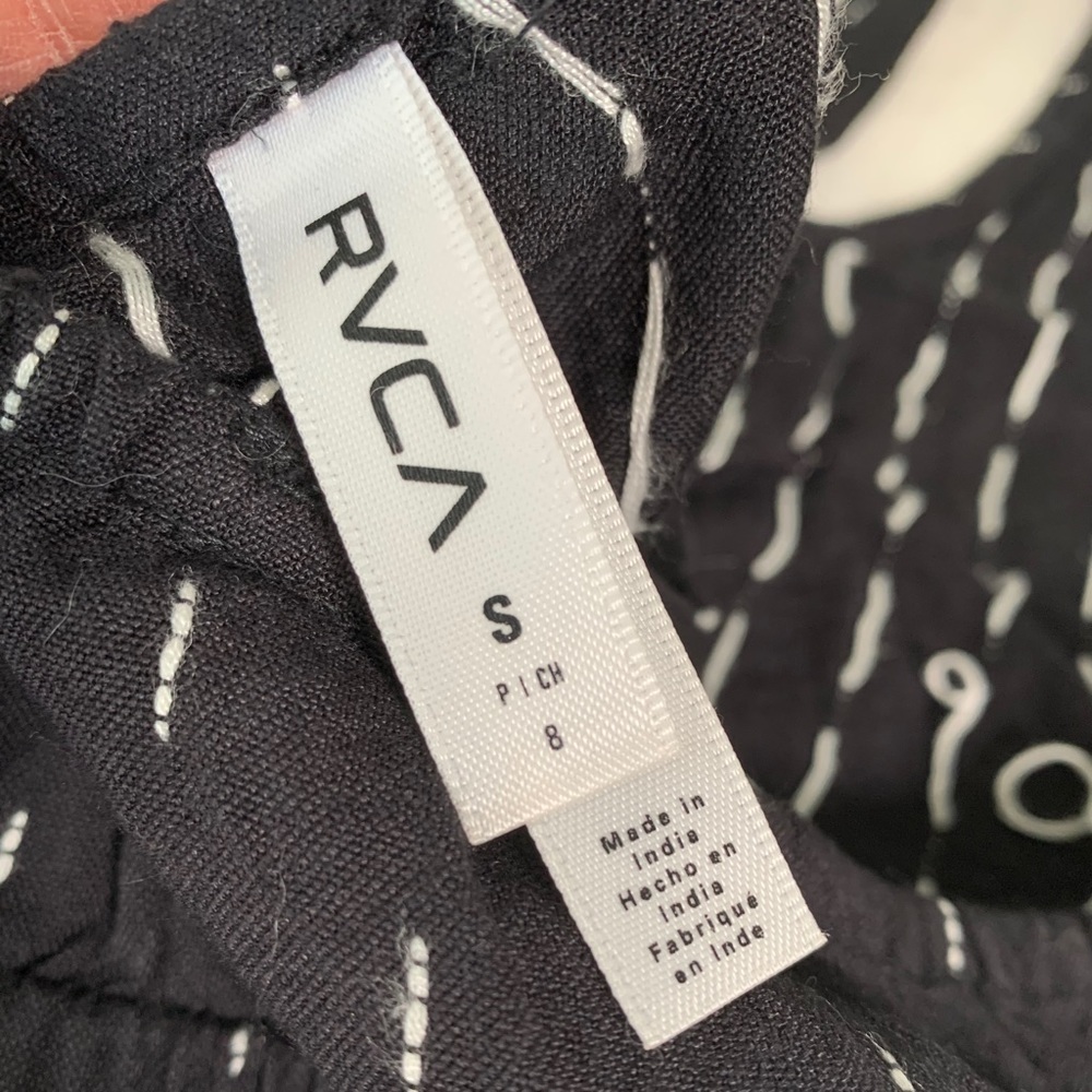 RVCA Dress - has Pockets!! - Picture 5 of 5